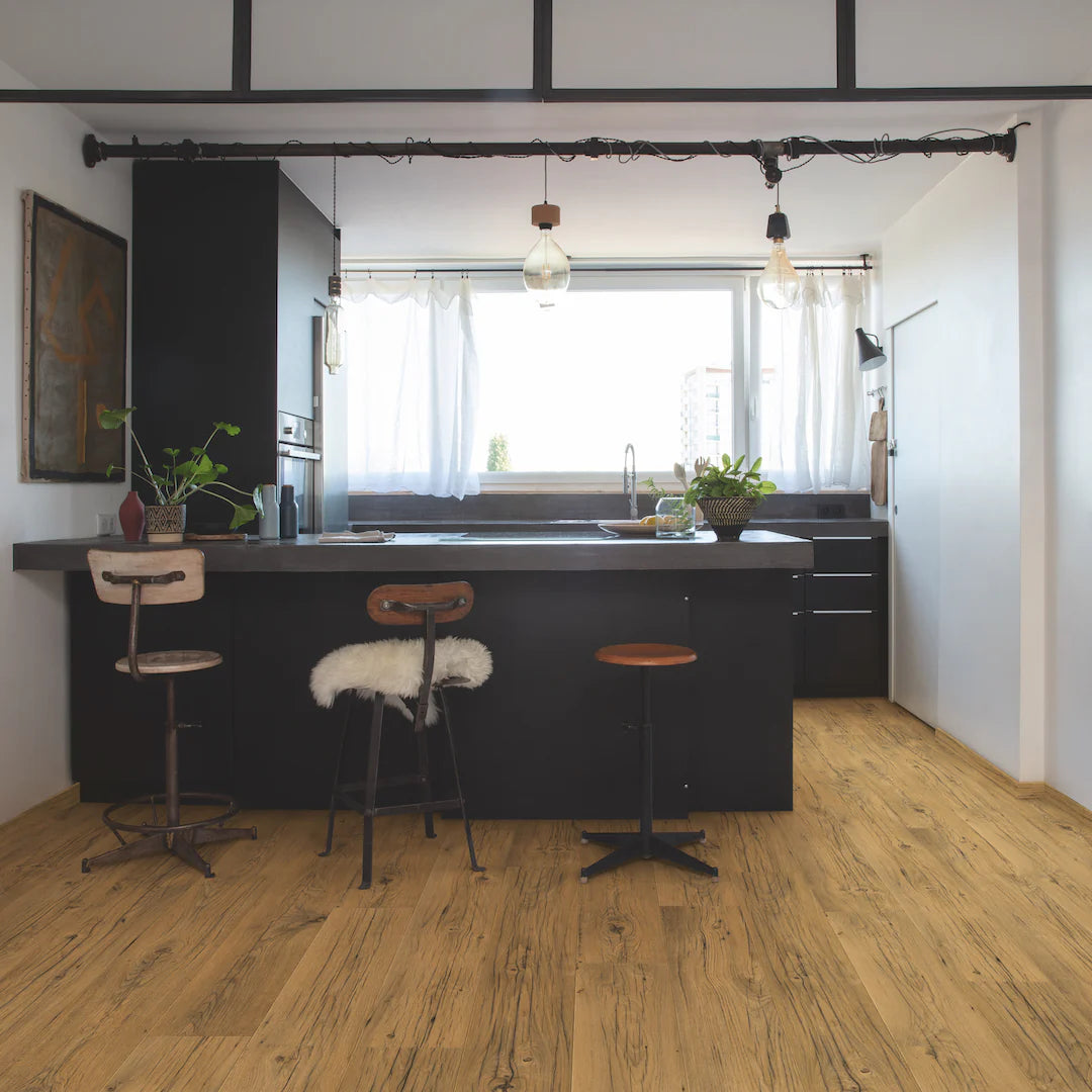 Quickstep Capture (Signature) Cracked Oak Natural