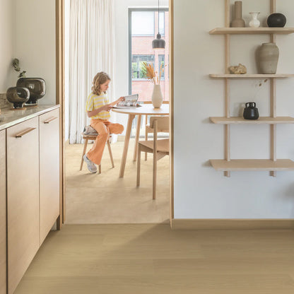 Quickstep Capture (Signature) Beige Varnished Oak