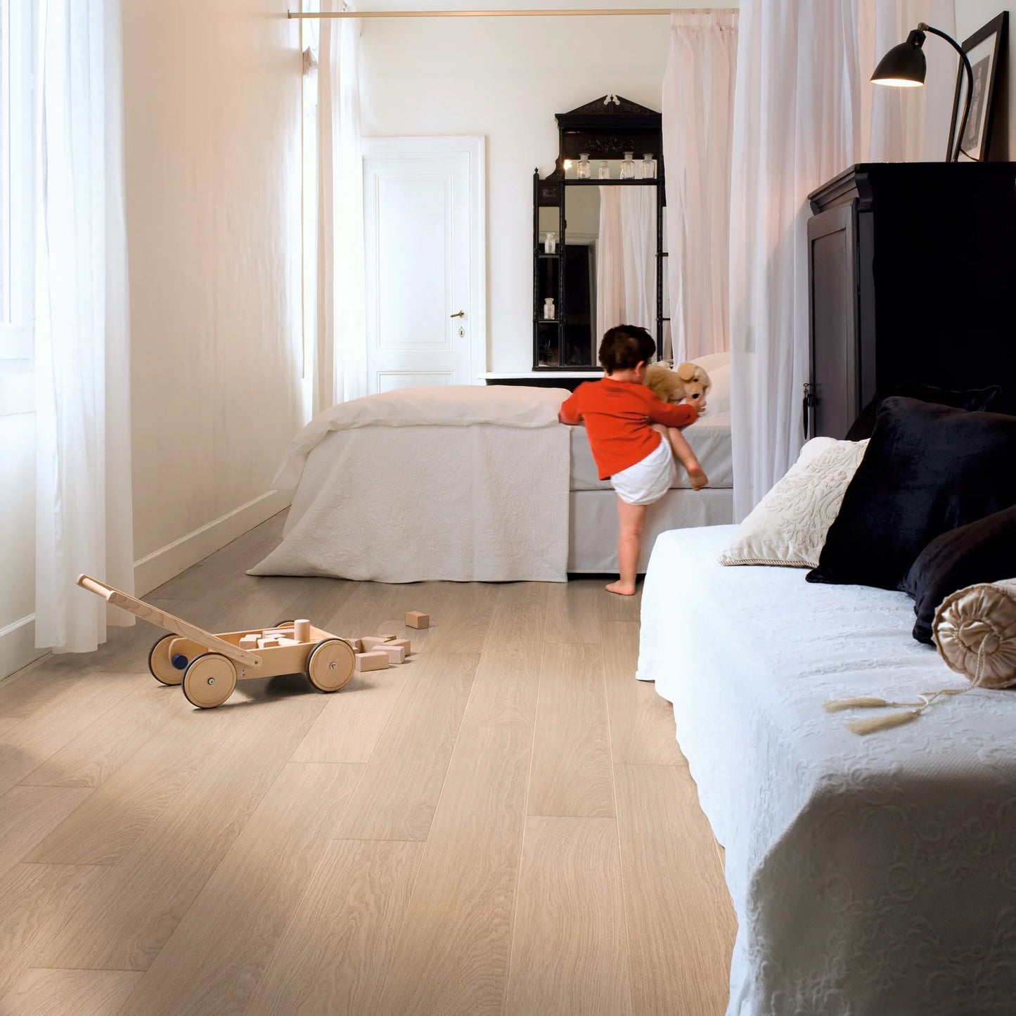 Quickstep Impressive White Varnished Oak